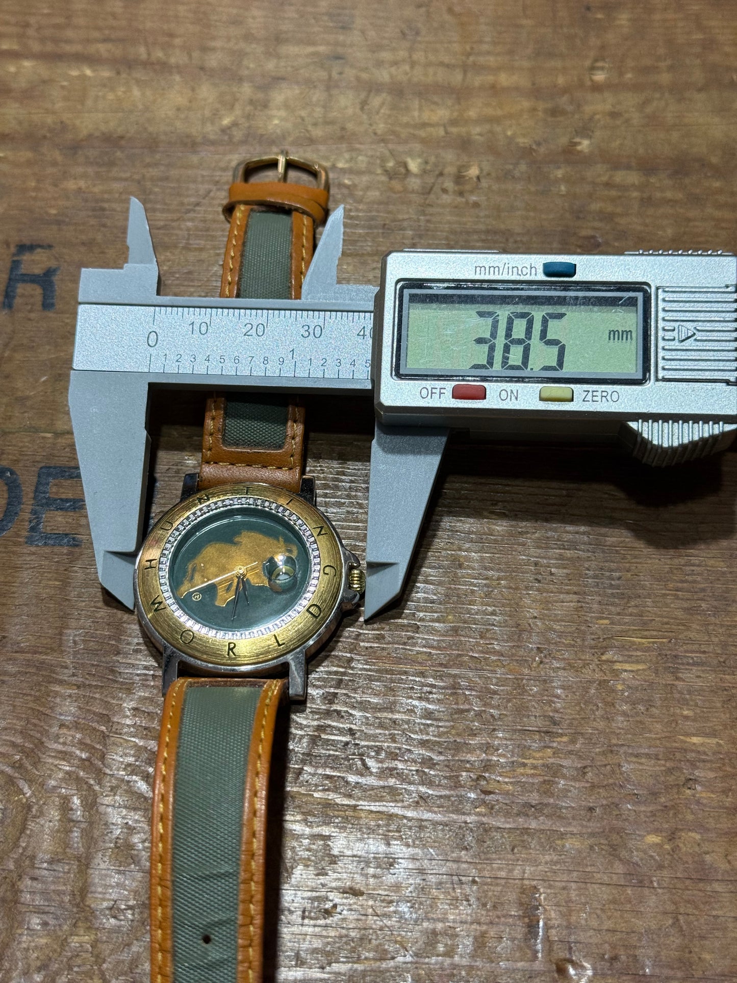 Vintage Hunting World Safari Watch