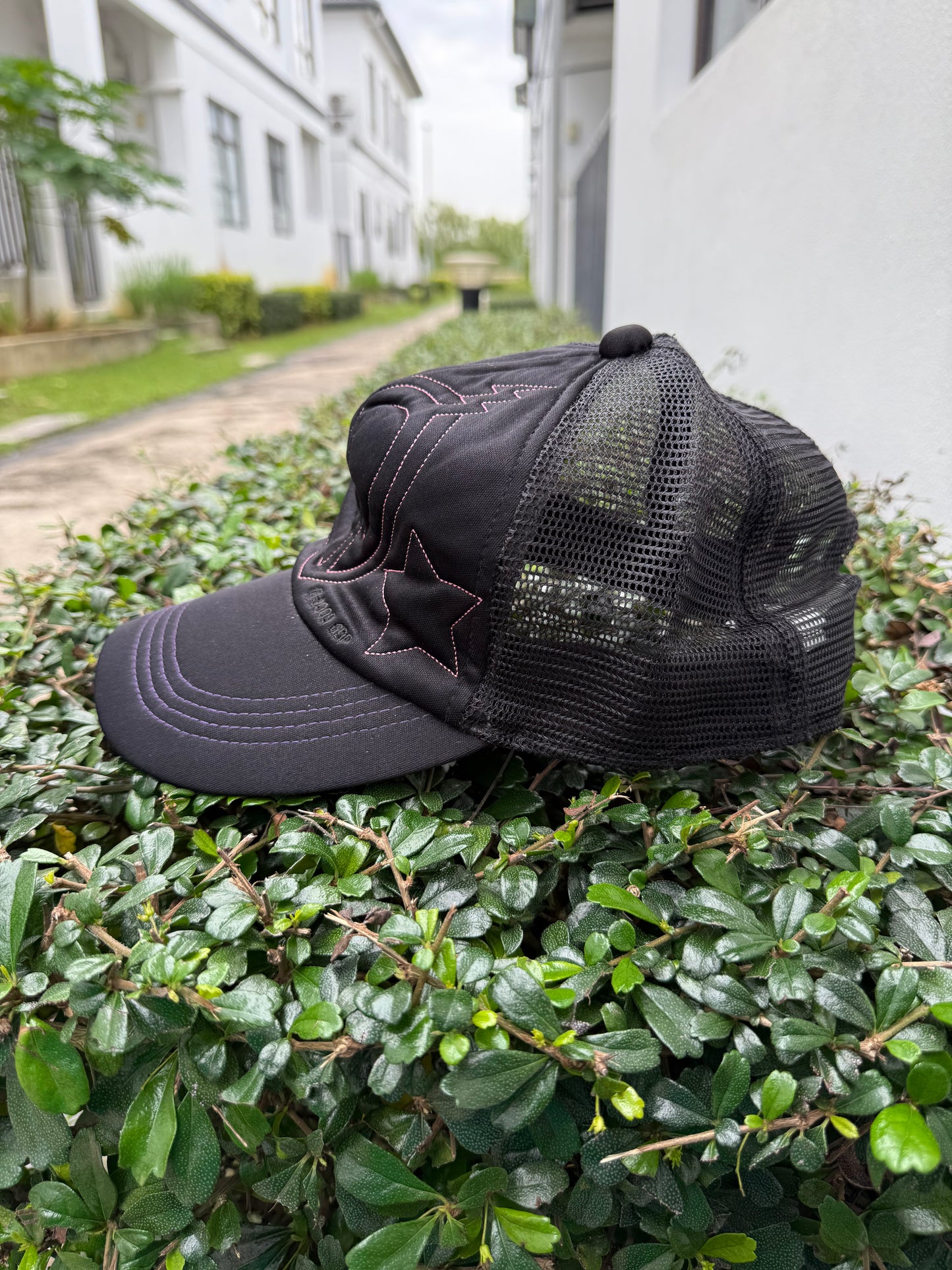 Grateful Dead 2009 Heart & Lightning Trucker Cap