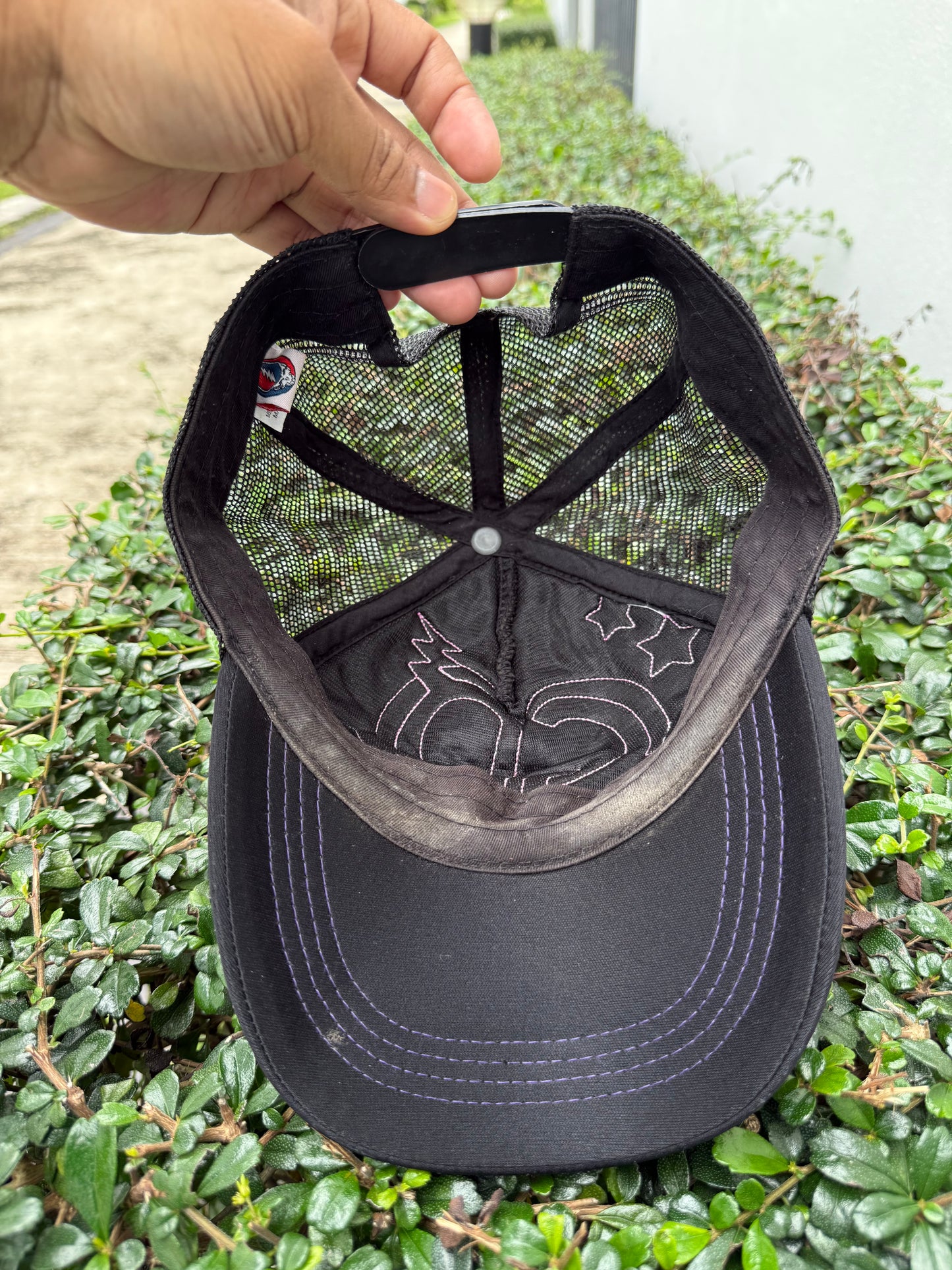 Grateful Dead 2009 Heart & Lightning Trucker Cap