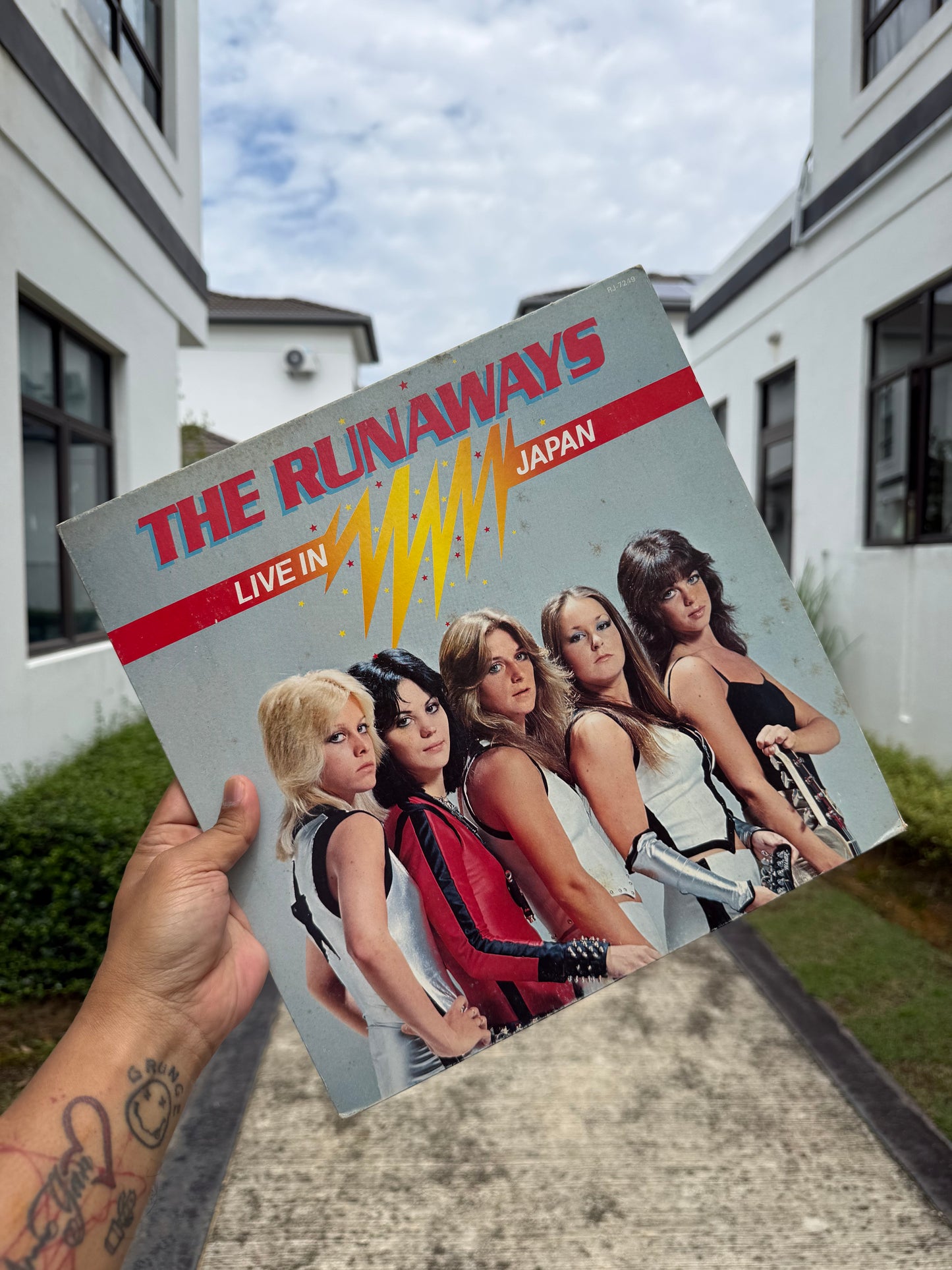 The Runaways – Live in Japan