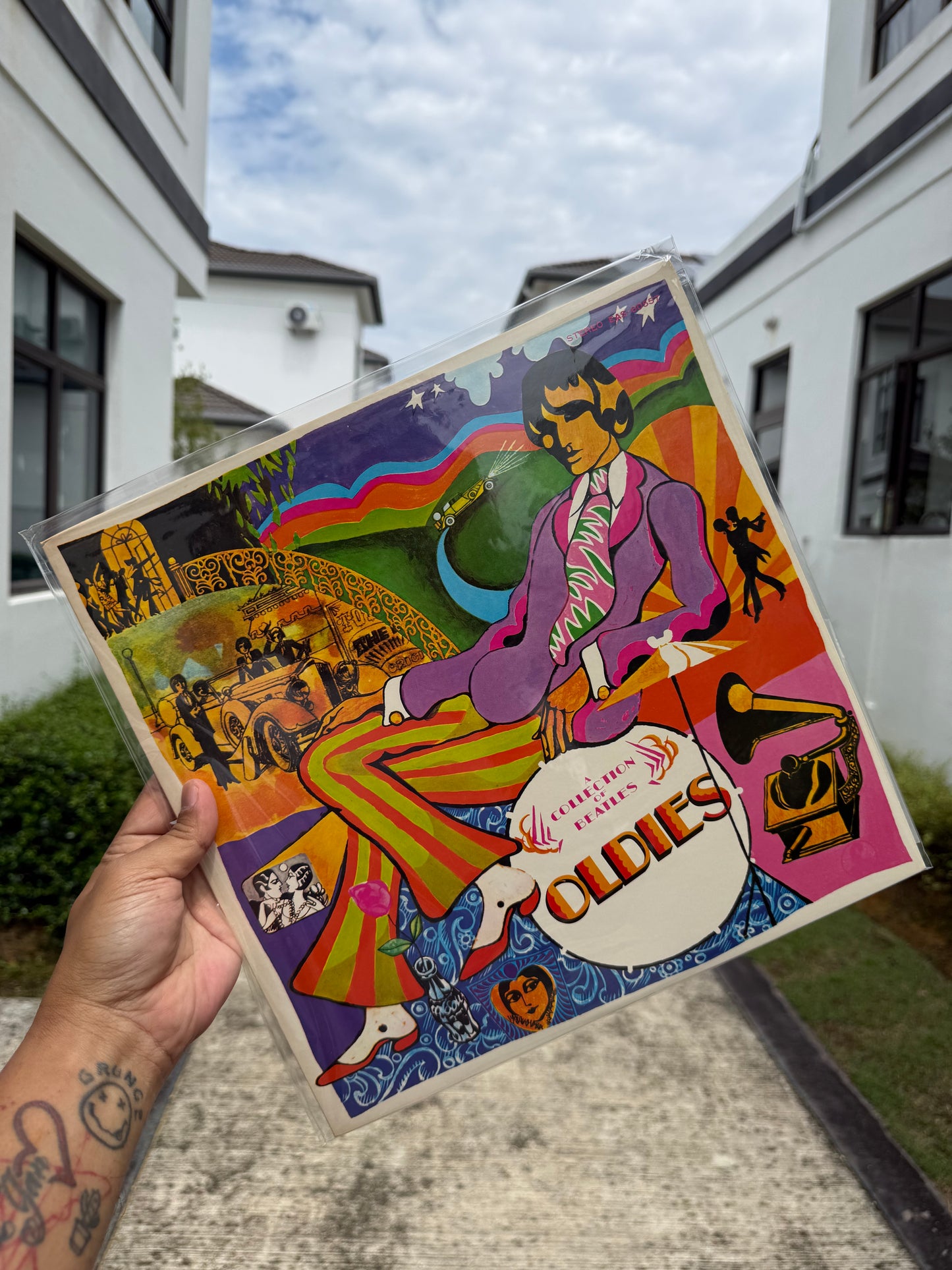 The Beatles – A Collection of Beatles Oldies (But Goldies!)