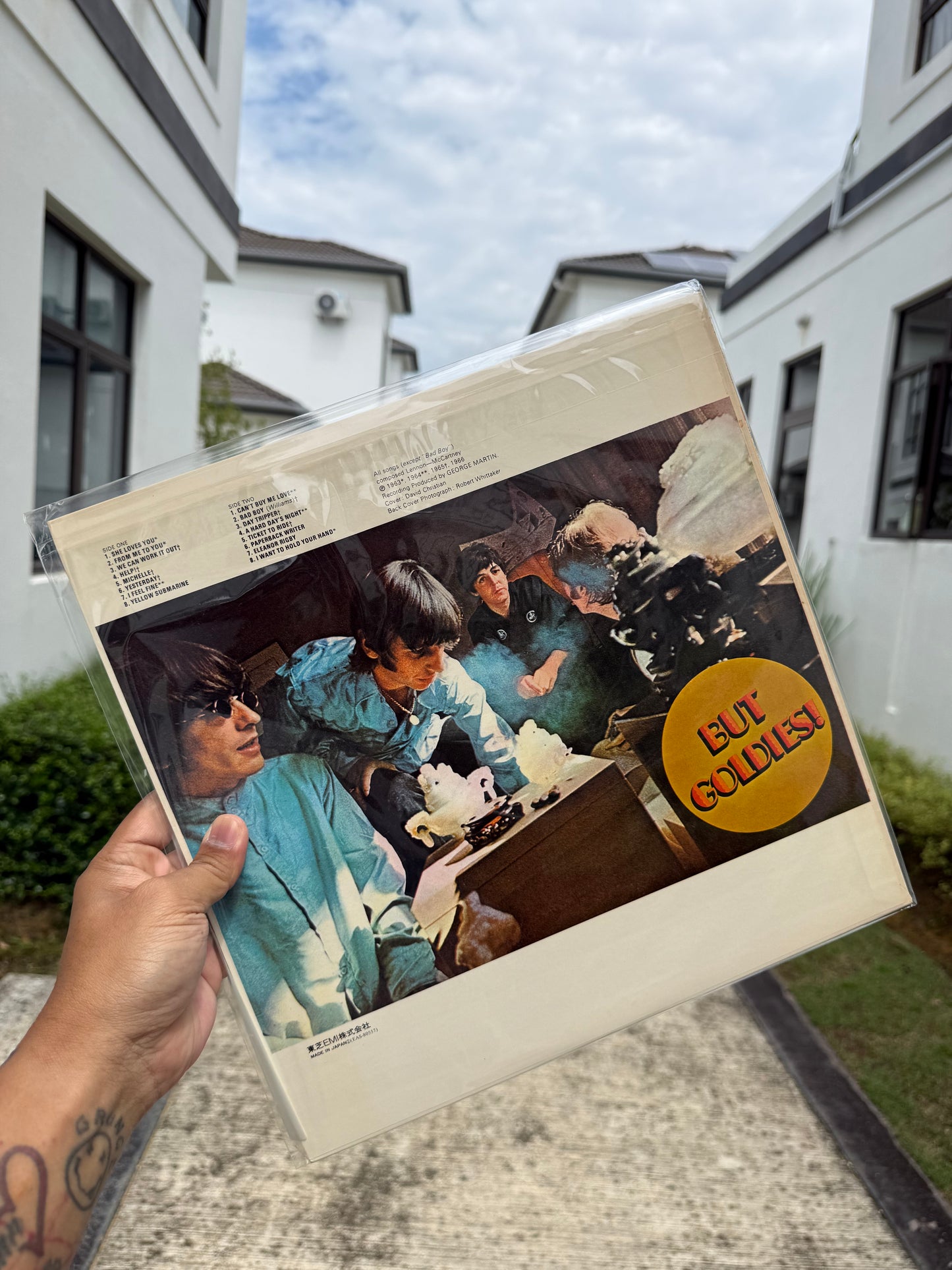 The Beatles – A Collection of Beatles Oldies (But Goldies!)