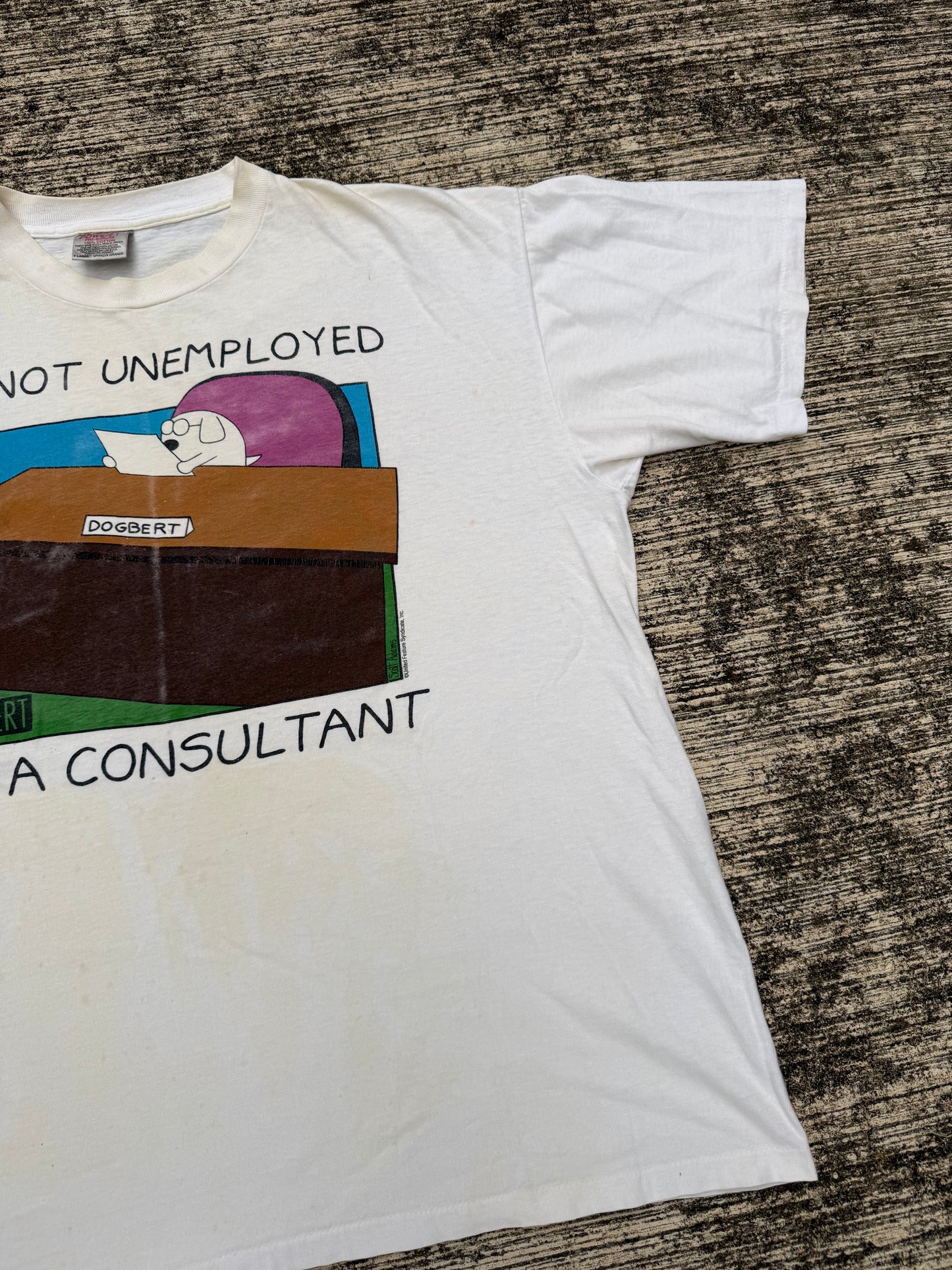 Vintage Dilbert “I’m Not Unemployed, I’m A Consultant” Tee (Dogbert Comic, 1990s)