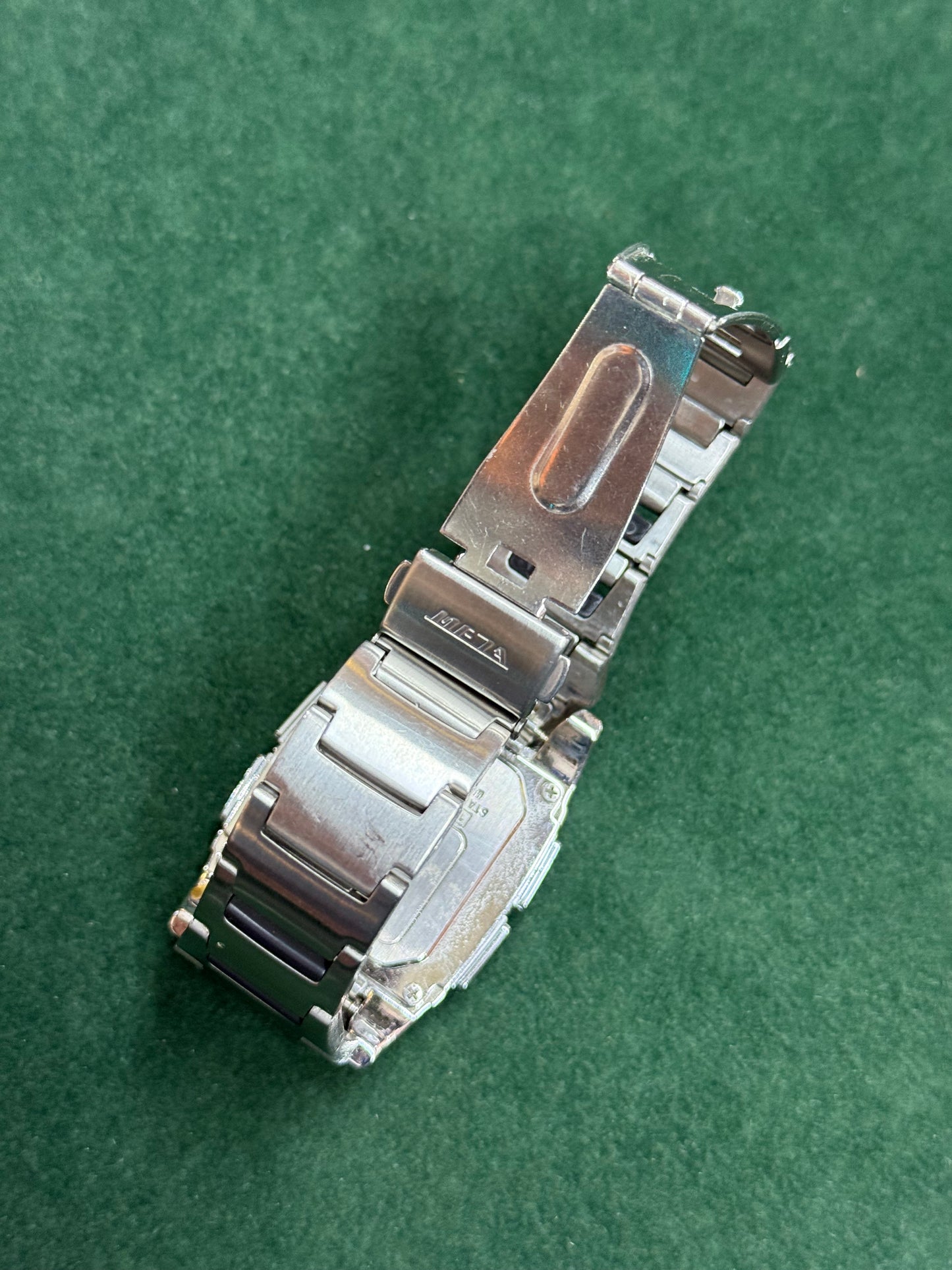 Rare Vintage Casio Data Memory 30 World Time ME-110 Stainless Steel Digital Watch Japan