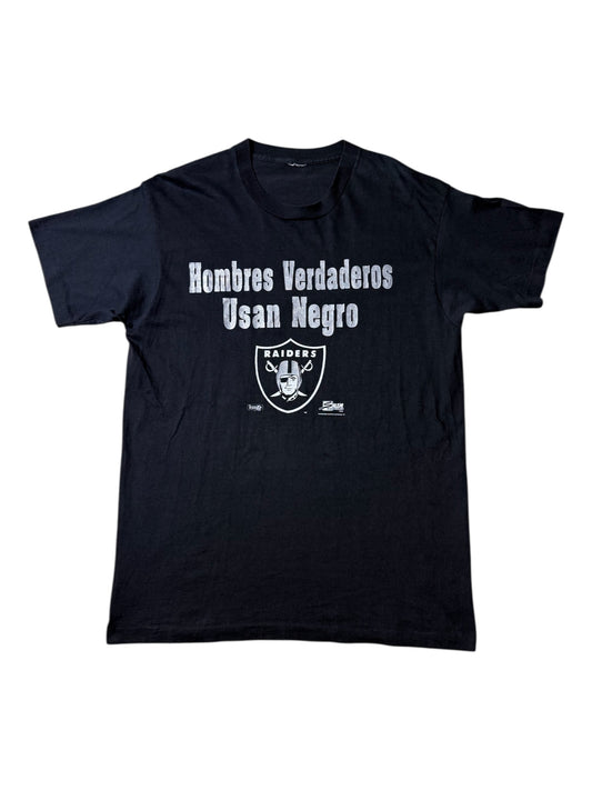 Vintage 90s Oakland Raiders “Hombres Verdaderos Usan Negro” T-Shirt Salem Sportswear