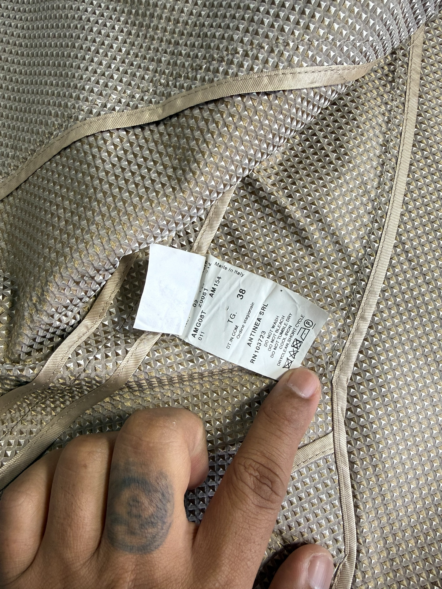 Vintage Armani Collezioni Silk Blend Cropped Blazer Made in Italy Beige Textured Jacket