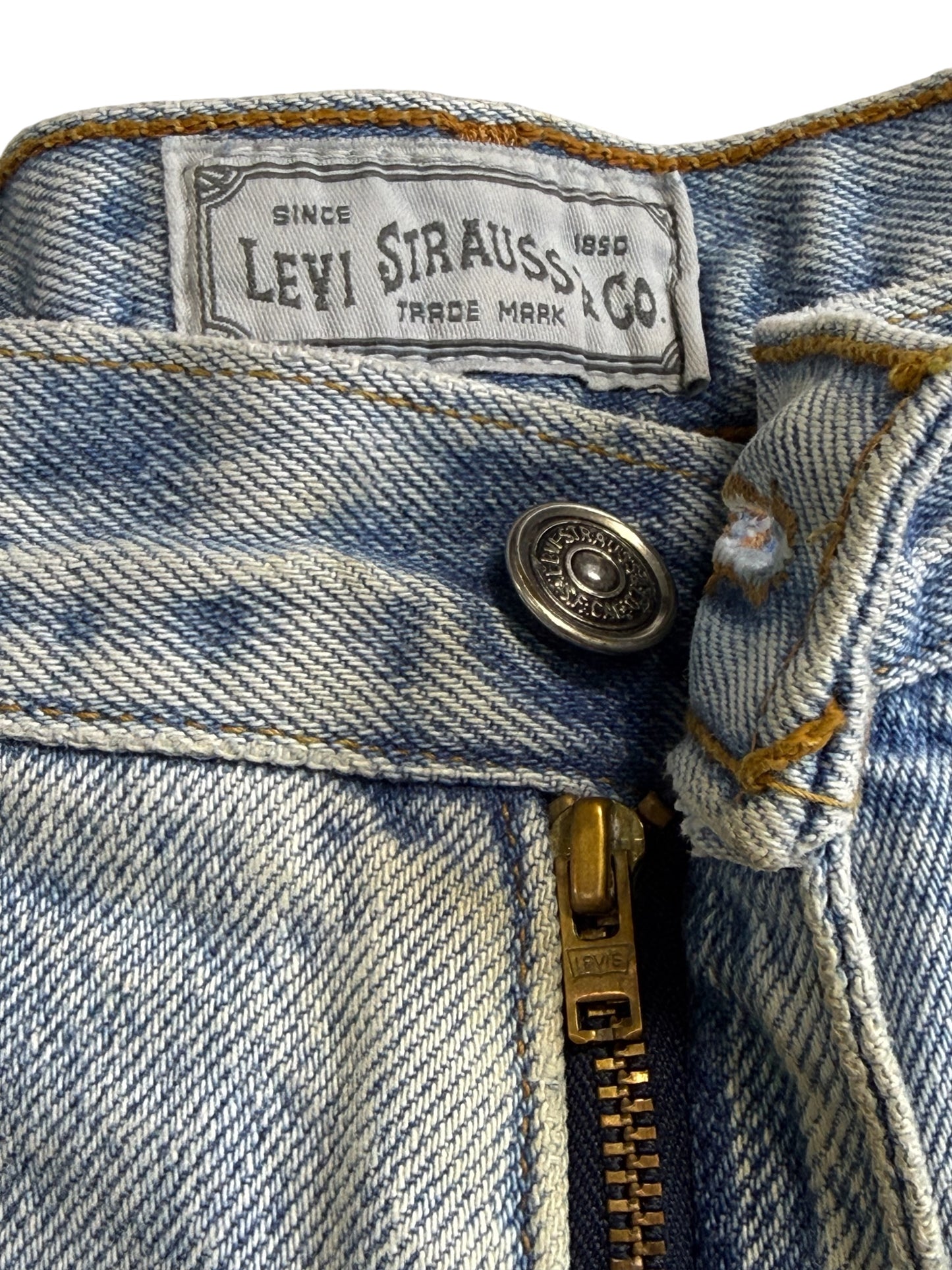 Vintage Levis 541 Made in UK Irregular Distressed Denim Jeans Light Wash