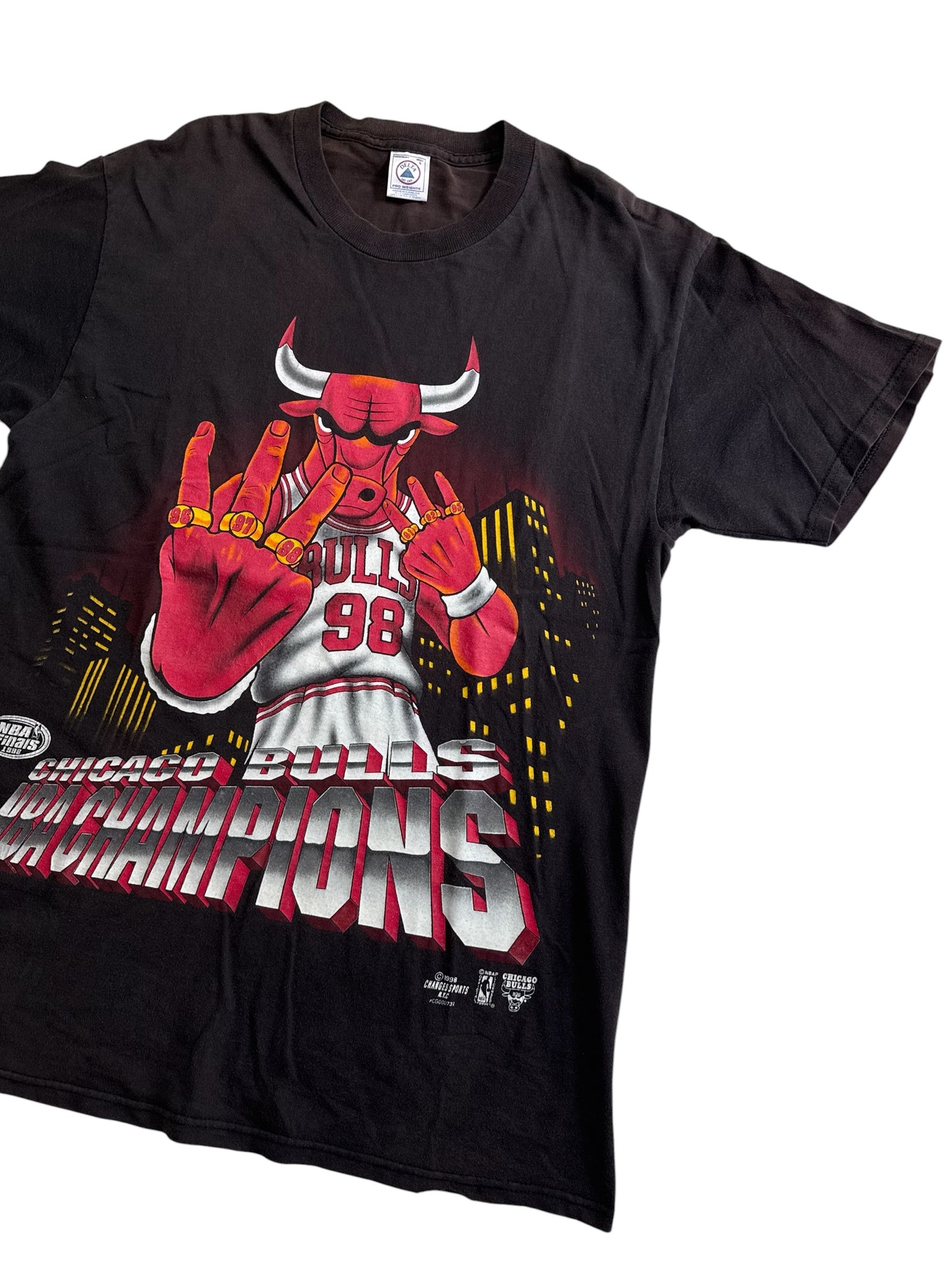 Vintage 1998 Chicago Bulls NBA Champions Graphic Tshirt