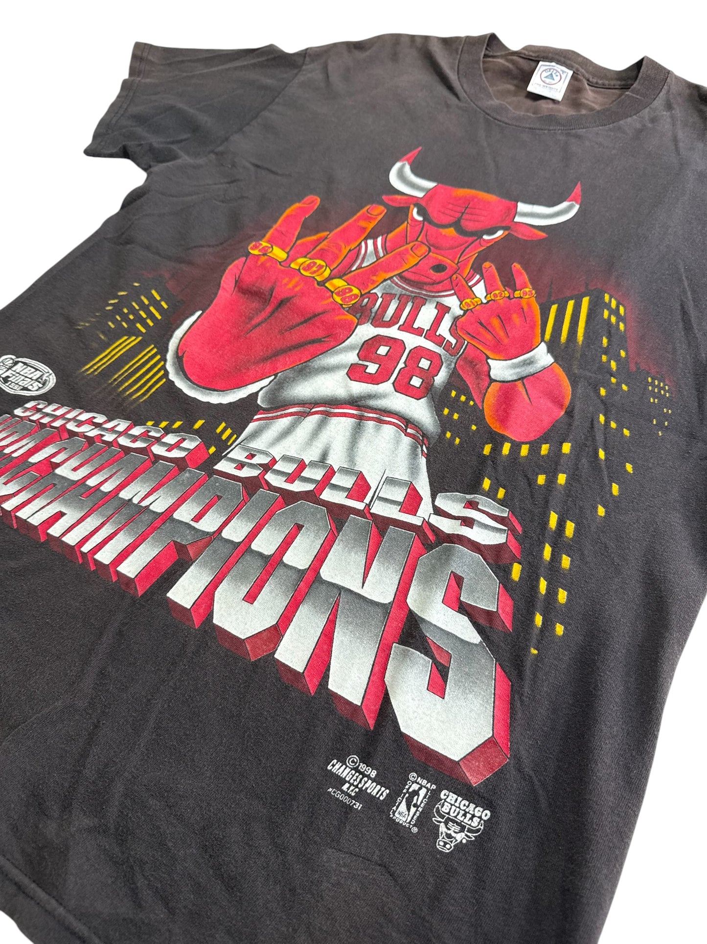 Vintage 1998 Chicago Bulls NBA Champions Graphic Tshirt