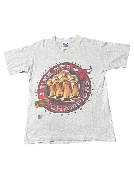 Vintage Chicago Bulls 4 Time NBA Champions 1996 Tshirt Pro Player Made in USA