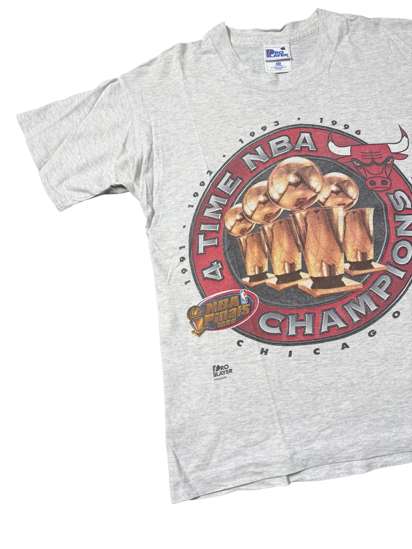 Vintage Chicago Bulls 4 Time NBA Champions 1996 Tshirt Pro Player Made in USA
